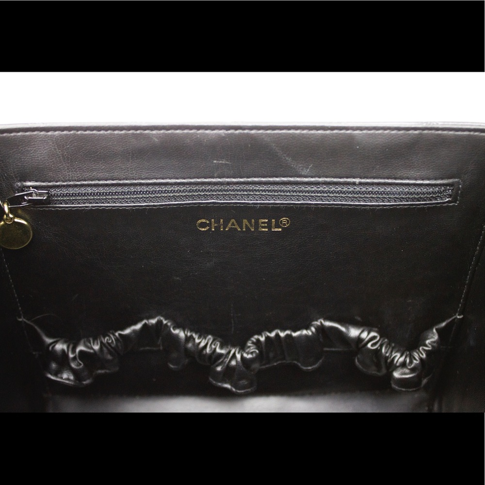 RARE CHANEL SQUARE BOX QUILTED HANDBAG - Picture 5 of 8